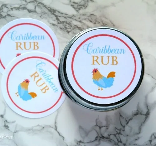 Homemade Caribbean Rub | Let's kick it up a notch! This homemade grilling rub is great on chicken and shrimp. Makes a great diy gift idea for Father's Day, or the holidays for the griller in your family. Get the recipe on TodaysCreativeLife.com