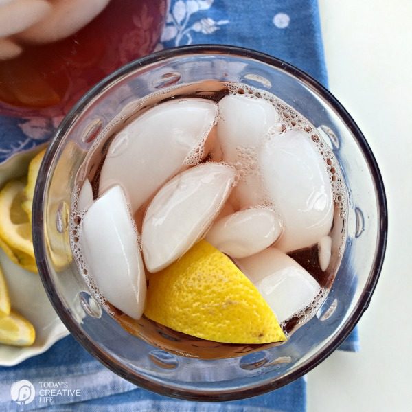 Cranberry Iced Green Tea | This ice tea is easy to make from fresh brewed green tea. The cranberry adds a refreshing flavor you'll be craving over and over. Click the photo for the recipe. TodaysCreativeLife. com