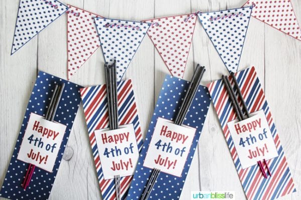 Fourth of July Printable Sparkler Holders | Great for your Fourth of July Party favors. This free printable makes party planning easy! Designed by UrbanBlissLife for TodaysCreativeLife.com