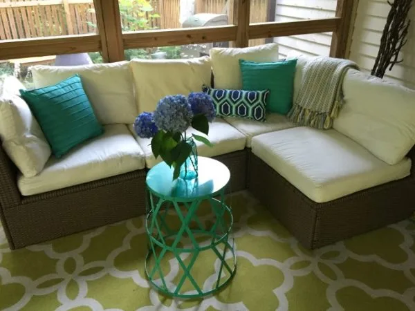 Back Porch Makeover | Create your own outdoor space with these simple ideas. Shared by Karen from Dogs Don't Eat Pizza for TodaysCreativeLife.com