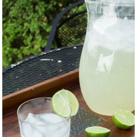 Limeade Homemade Recipe | Fresh easy and homemade recipe for limeade. Summer Drinks | TodaysCreativeLife.com