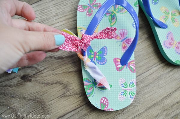 DIY Scrap Fabric Flip Flops - Today's Creative Life