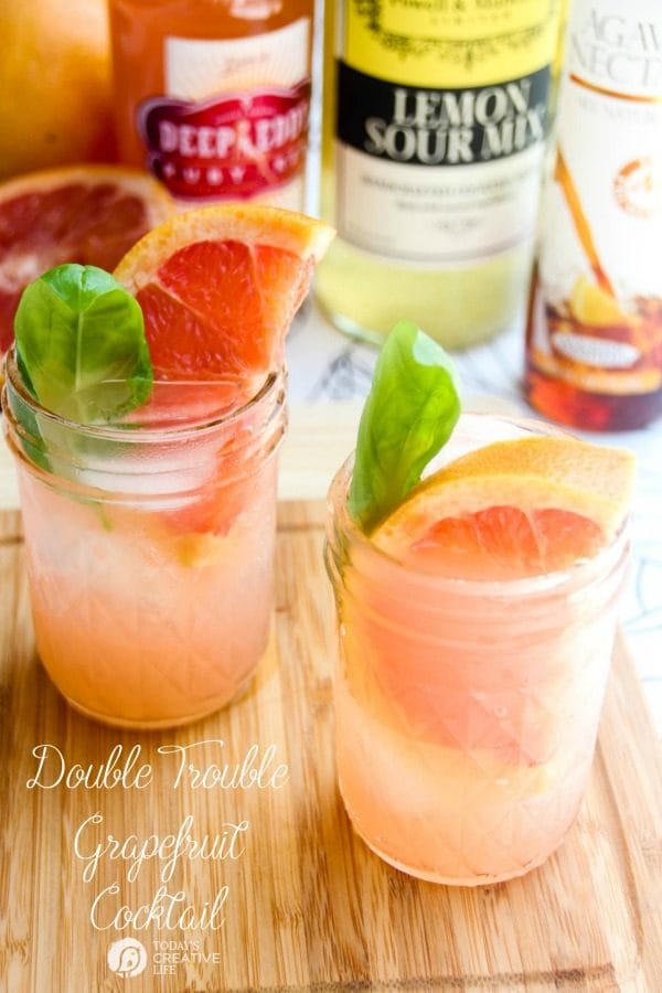 Double Trouble Grapefruit Cocktail | This refreshing summer cocktail is your go to fruity drink for those warm summer days. Find the recipe on TodaysCreativeLife.com