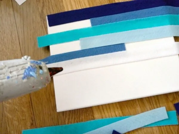 DIY Modern Wall Art | C.R.A.F.T. created this DIY room decor for the Celebrate Summer Series. Fast and easy wall decor is great for any room. See the tutorial on TodaysCreativelife.com