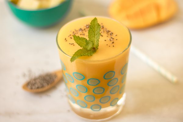 Mango Pineapple Smoothie | Whip up this 3 ingredient simple smoothie for a treat or breakfast! TodaysCreativeLife.com
