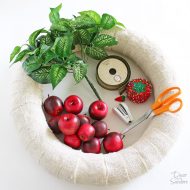 DIY Interchangeable Apple Wreath