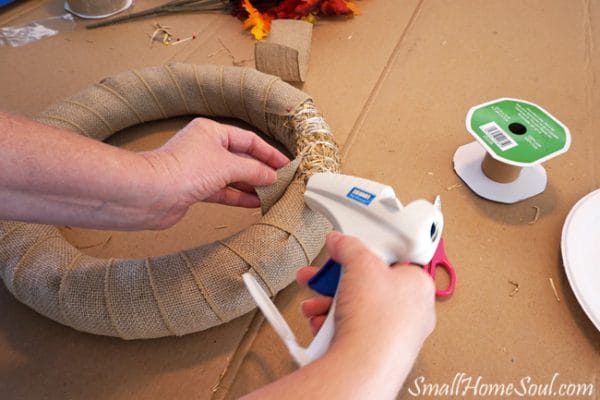 DIY Fall Wreath | Follow this tutorial to make your own wreath for autumn. See it on TodaysCreativeLife.com 