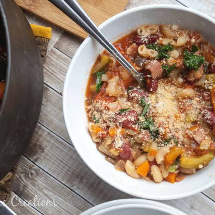 Minestrone Soup Recipe | This homemade Garden Minestrone Soup will have your family running to the dinner table! Perfect for fall and winter! It's the hearty soup you're looking for. See the recipe shared from Nap-Time Creations on Today's Creative Life