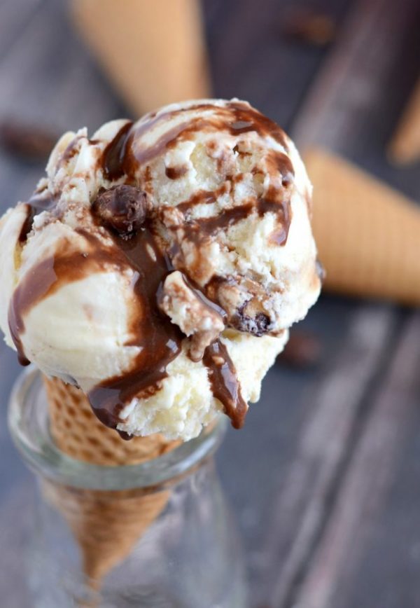 Homemade Tin Roof Sundae Ice Cream | This rich and delicious homemade ice cream recipe will soon become your favorite. Shared by Creations by Kara for TodaysCreativeLife.com