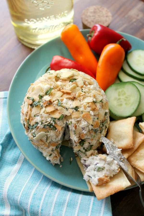 Greek Cheese Ball Recipe | Cheese Balls are easier to make than you think! The perfect party appetizer or weekend snack. Find the recipe from The Kitchen Prep on TodaysCreativeLife.com