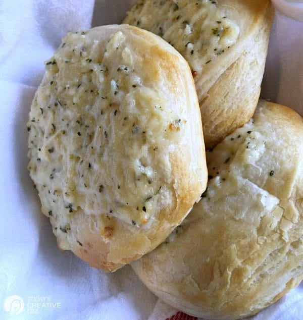 Biscuit Savory Rounds | Quick and so delicious! Great with salads, pasta or casseroles! Click the photo for the recipe. TodaysCreativeLife.com