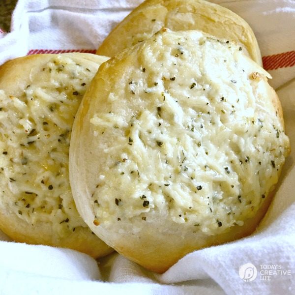 Biscuit Savory Rounds | Quick and so delicious! Great with salads, pasta or casseroles! Click the photo for the recipe. TodaysCreativeLife.com