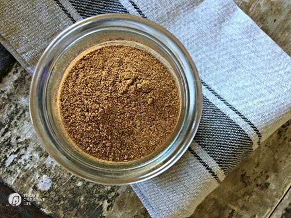 Pumpkin Pie Spice | make your own homemade pumpkin pie spice with this simple recipe. No fillers and all goodness. Click the photo to get the recipe. TodaysCreativeLife.com