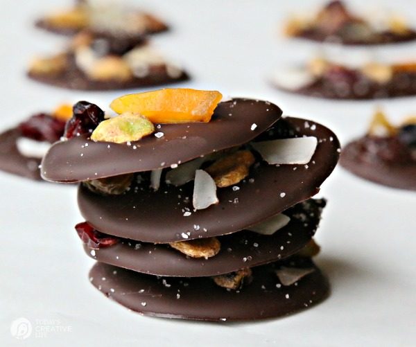 Dark Chocolate Nutty Fruit Bites | Easy holiday gifts from the kitchen. Great for neighbor gifts or to have on hand for last minute gift giving. Free Christmas tag found on TodaysCreativeLife.com 