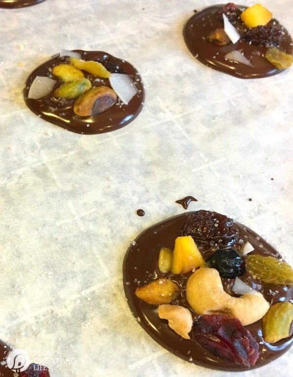 Dark Chocolate Nutty Fruit Bites | Easy holiday gifts from the kitchen. Great for neighbor gifts or to have on hand for last minute gift giving. Free Christmas tag found on TodaysCreativeLife.com 