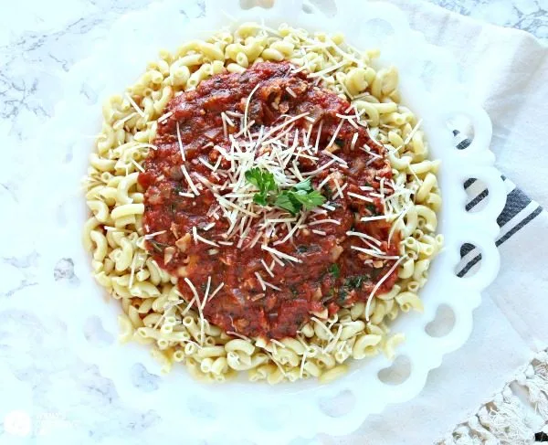 Pasta with Red Clam Sauce | Easy to make and delicious to eat. Italian taste with a simple recipe. Dinner ideas for any time. Click the photo for the recipe. Today's Creative Life