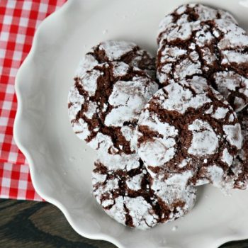 Chocolate Crinkle Cookies | This cookie recipe is great year round, but makes a perfect Christmas cookie! Click for the recipe on Today's Creative Life.