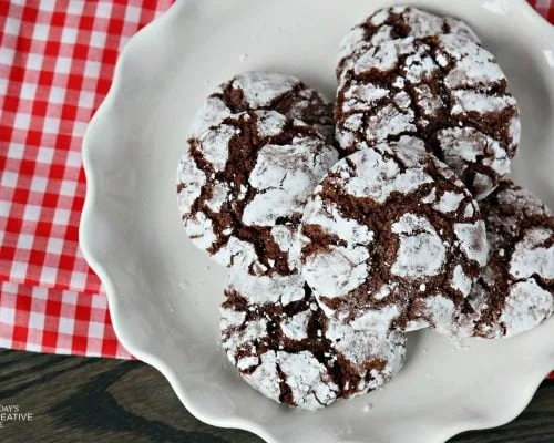 Chocolate Crinkle Cookies | This cookie recipe is great year round, but makes a perfect Christmas cookie! Click for the recipe on Today's Creative Life.