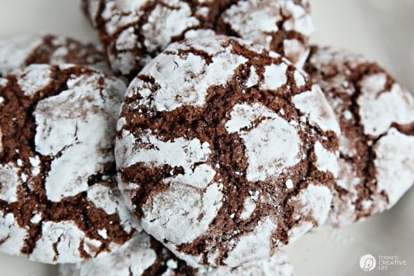 Chocolate Crinkle Cookies | This cookie recipe is great year round, but makes a perfect Christmas cookie! Click for the recipe on Today's Creative Life.