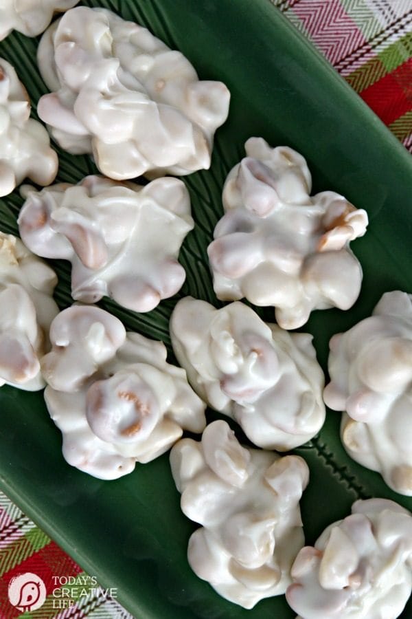 Crock Pot Candy | this white chocolate cashew & macadamia nut clusters are easily made right in your slow cooker! Makes a great holiday gift. See more on TodaysCreativeLife.com