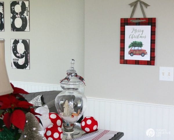 DIY Christmas Decorations | Quick, easy and inexpensive holiday decor with this free printable. Frame it for quick diy wall decor. This adorable red car with a Christmas tree will be your favorite for years to come. Grab yours on Today's Creative Life