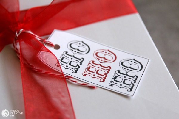 HO HO HO Holiday Gift Tags | Free Printable Christmas holiday gift tags for easy and creative wrapping ideas for you from Today's Creative Life.