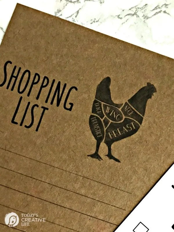 Grocery List Free Printable | This modern farmhouse printable shopping list looks as stylish as it is functional! Grab your free grocery list template on TodaysCreativeLife.com Just click the photo. 