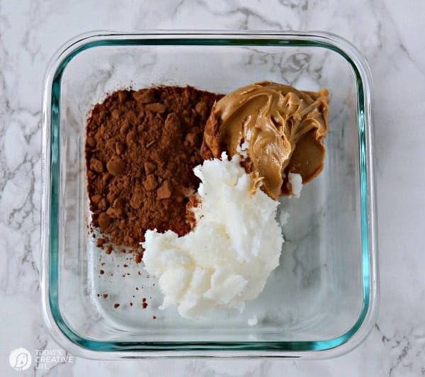 Coconut Oil Chocolate Peanut Butter Bites | 3 main ingredients plus your sweetener of choice. TodaysCreativeLife.com