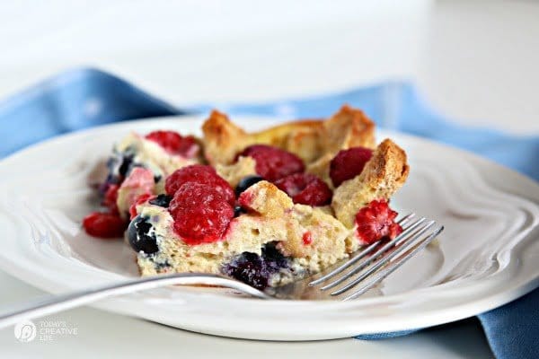 French Toast Casserole with Berries - Today's Creative Life