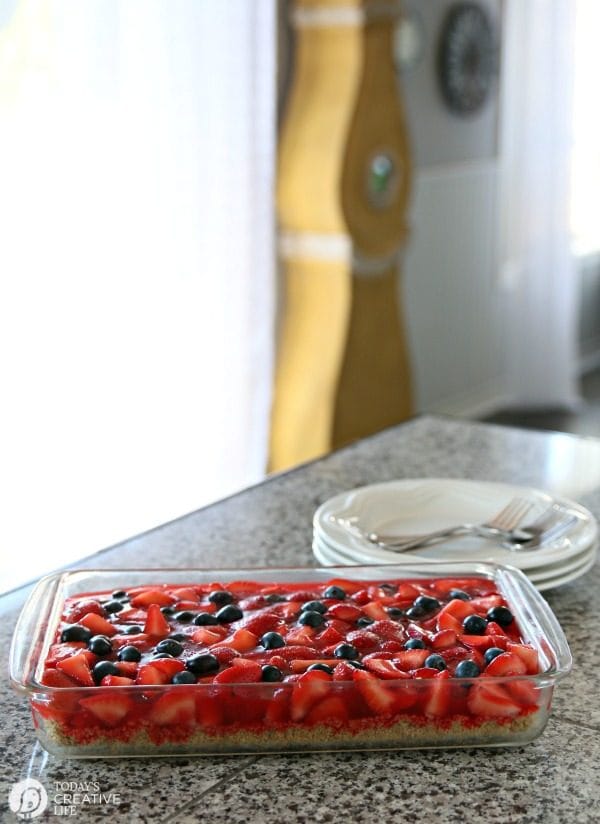 Strawberry Pie Recipe | Slab pie with fresh strawberries and blueberries. Best Strawberry Pie with Jello. Click the photo for the recipe. TodaysCreativeLife.com