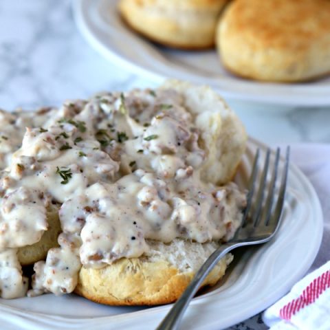 Sausage Gravy Recipe for Southern Biscuits and Gravy | Breakfast Recipes | Click on the photo for the full recipe. TodaysCreativeLife.com