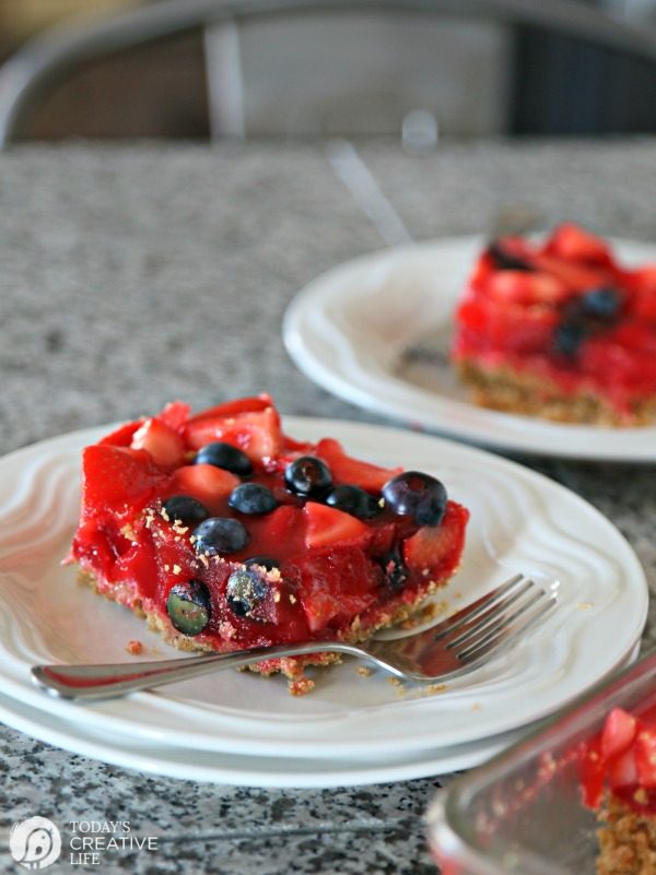 Strawberry Pie Recipe | Slab pie with fresh strawberries and blueberries. Best Strawberry Pie with Jello. Click the photo for the recipe. TodaysCreativeLife.com