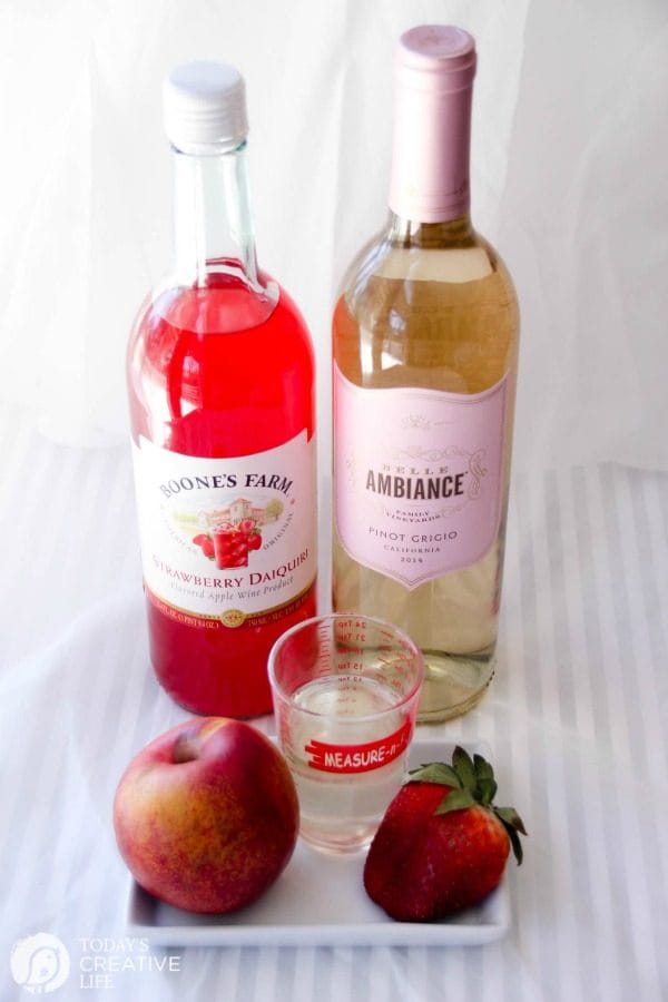 https://todayscreativelife.com/wp-content/uploads/2017/06/Summer-Strawberry-Wine-Sipper-Strawberry-Wine-Mint-Minisicles-600-600x900.jpg