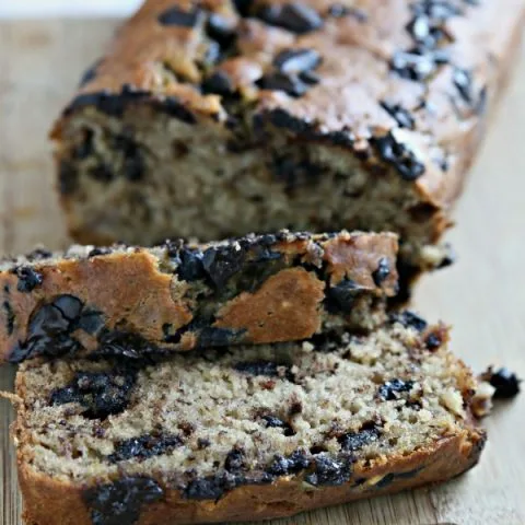 Buttermilk Banana Bread with Chocolate Chips or Chocolate Chunks | easy banana bread recipe. Moist banana bread | TodaysCreativeLife.com