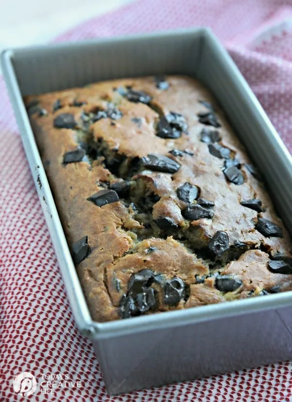 Buttermilk Banana Bread Recipe with Chocolate Chunks | TodaysCreativeLife.com