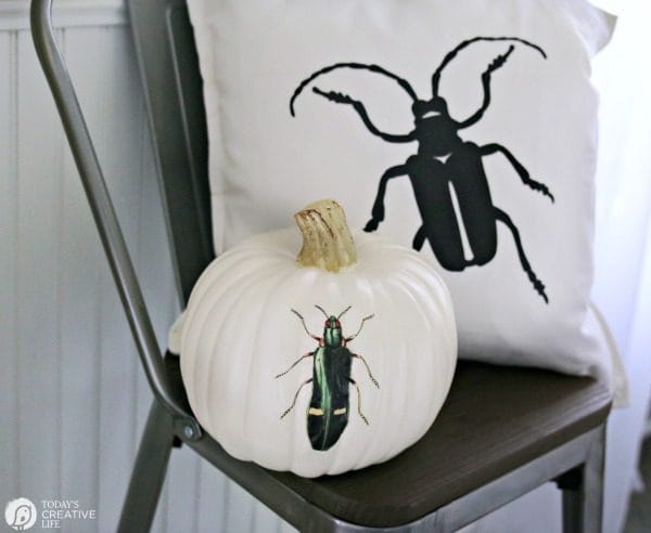 DIY TRICK OR TREAT PILLOW WITH THE CRICUT EASYPRESS