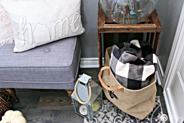 Small Entryway Decorating Ideas | Small entryway bench and decor | TodaysCreativeLife.com