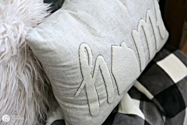 Small Entryway Decorating Ideas | Small entryway bench and decor | TodaysCreativeLife.com