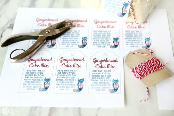 Gingerbread Cake Mix Gift Tags | TodaysCreativeLife.com