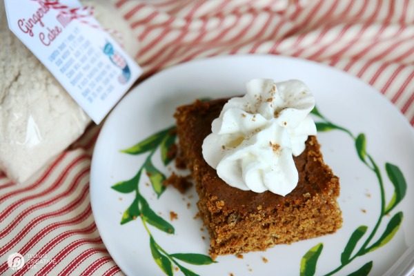 Gingerbread Cake Mix with free Printable Tag | TodaysCreativeLife.com