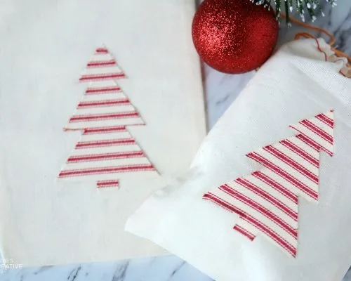 Heat N Bond Holiday Gift Bags | Cotton draw string bags with iron-on Christmas Tree | DIY Christmas Craft | Gift Wrapping Idea | TodaysCreativeLife.com