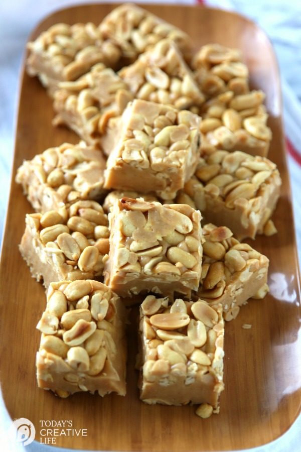 Payday Peanut Bites | No Bake easy to make peanut butter peanut bites. Payday candy bar copycat from TodaysCreativeLife.com