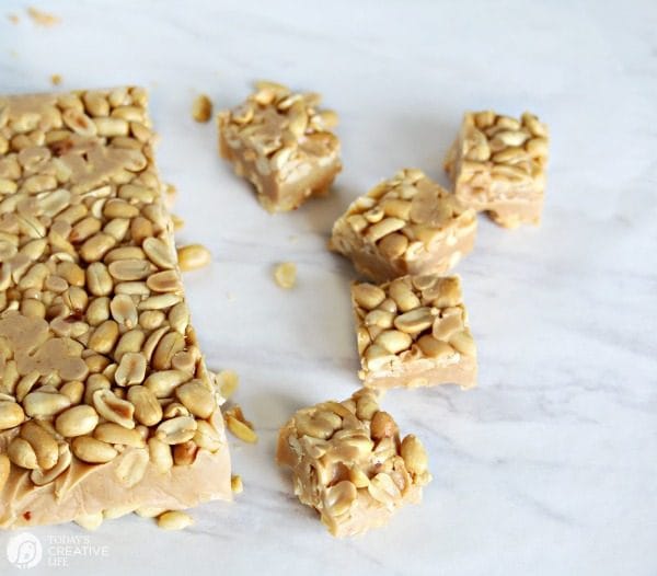 Payday Peanut Bites | No Bake easy to make peanut butter peanut bites. Payday candy bar copycat from TodaysCreativeLife.com