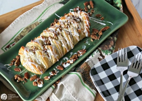 Pumpkin Cream Cheese Puff Pastry Braid | TodaysCreativeLife.com Pumpkin Cream Cheese Braid made with Puff Pastry