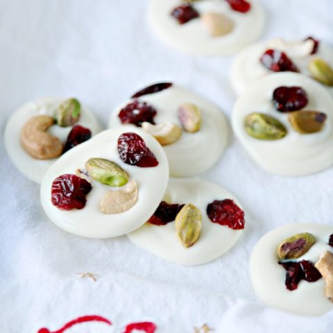 White Chocolate Nutty Fruit Bites | Easy to make candy | Holiday candy making | White Chocolate Bark bites | TodaysCreativeLIfe.com