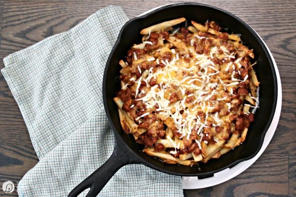 Chili Cheese Fries | Skillet Recipe | comfort food appetizers | Game day Food | Super Bowl Party Food | TodaysCreativeLife.com