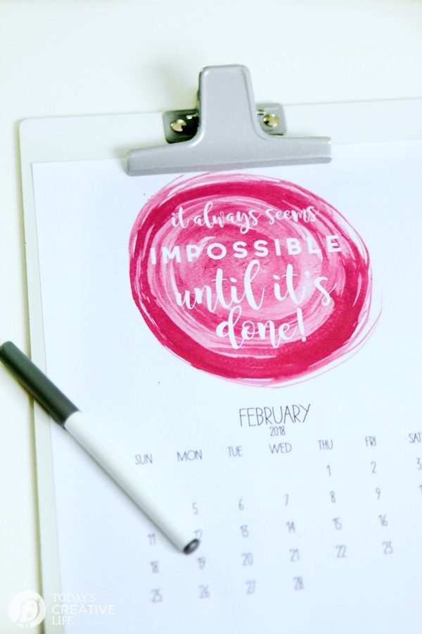 Inspirational Free Printable 2018 Calendar | Stylish Watercolor with motivational quotes for every month of the year. Grab yours from TodaysCreativeLife.com