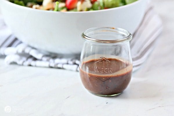 Strawberry Gorgonzola Salad with Cashews | Topped with homemade vinaigrette, loaded with spinach, romaine and Flavor! TodaysCreativeLife.com