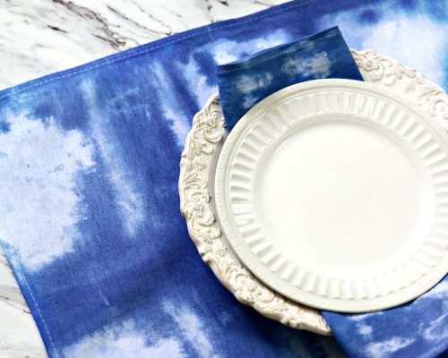 Easy Monthly Craft Kits from Annies | All supplies included | Shibori tie dye Placemats and pillows. Easy Craft Ideas | DIY Projects | TodaysCreativeLife.com