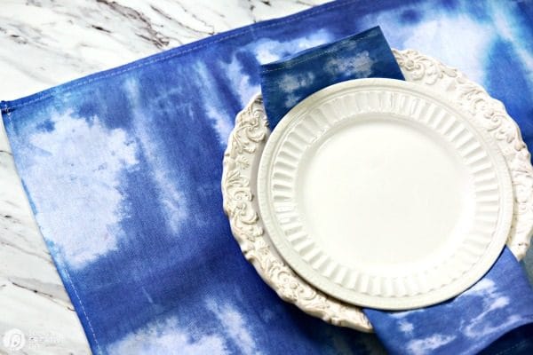 Easy Monthly Craft Kits from Annies | All supplies included | Shibori tie dye Placemats and pillows. Easy Craft Ideas | DIY Projects | TodaysCreativeLife.com